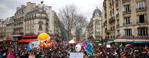 Casi 1,3 millones de franceses salen de nuevo a protestar contra la reforma de las pensiones