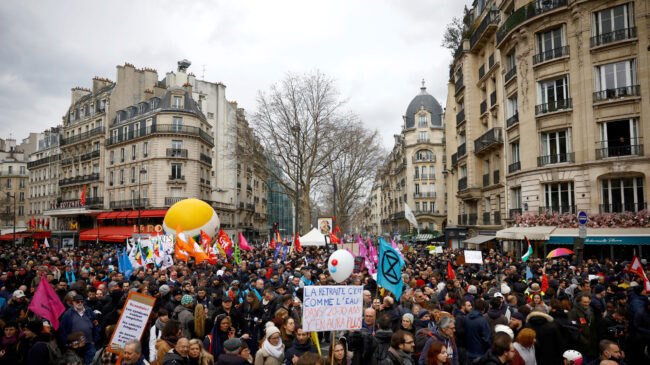 Casi 1,3 millones de franceses salen de nuevo a protestar contra la reforma de las pensiones