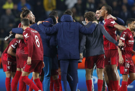El Sevilla se planta en cuartos de Europa League a pesar de caer en Estambul