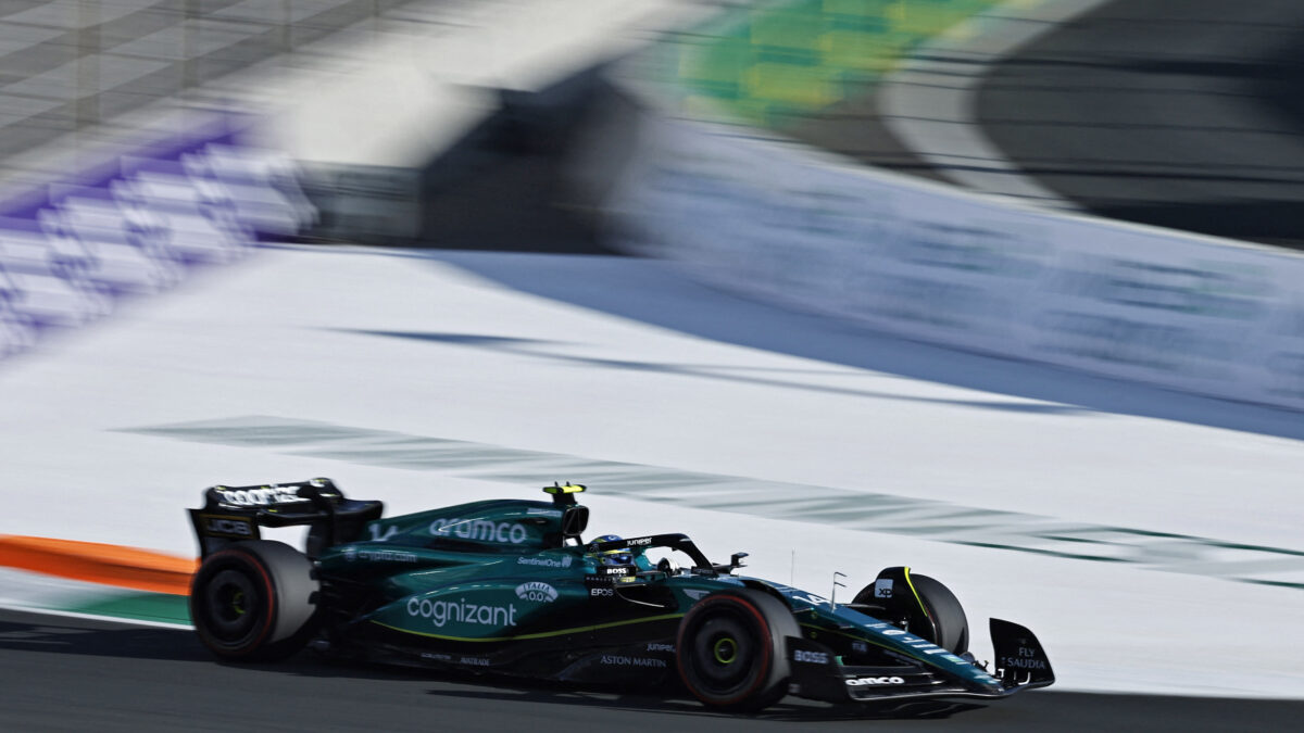 Fernando Alonso, segundo en los libres del GP de Arabia Saudí tras el Red Bull de Verstappen