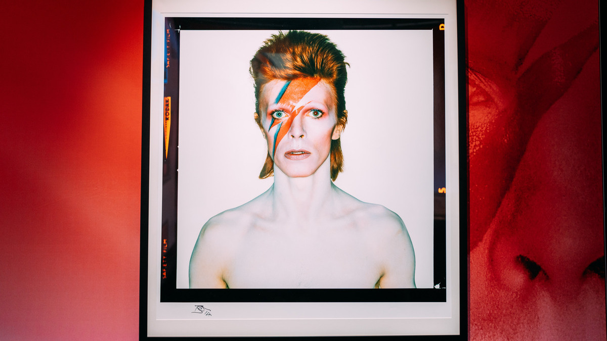 ‘Bowie taken by Duffy’: un paseo por la foto que definió el pop