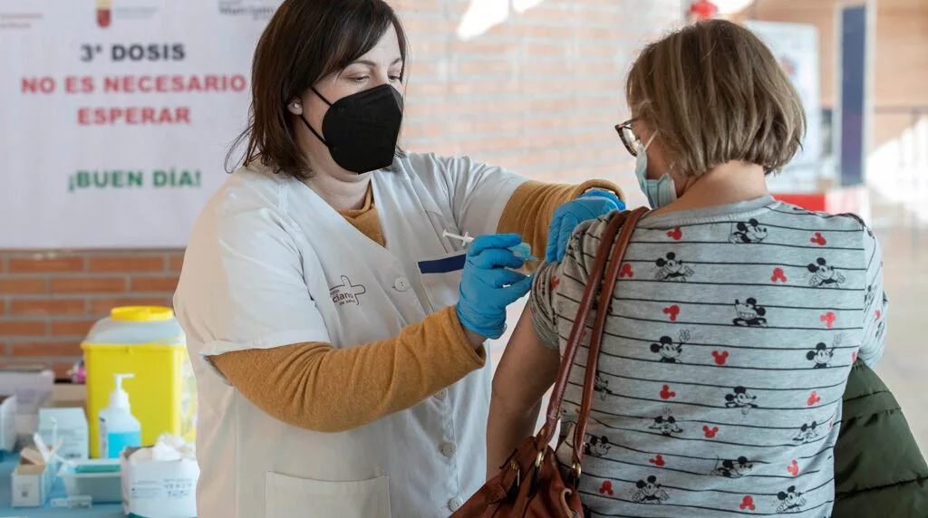 Ya no hace falta tercera dosis de vacuna anti covid
