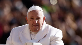El Papa Francisco no sufre neumonía y ha pasado bien la noche en el hospital