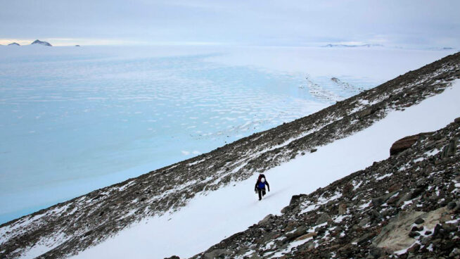 El hielo marino en la Antártida alcanzó el mínimo histórico en febrero