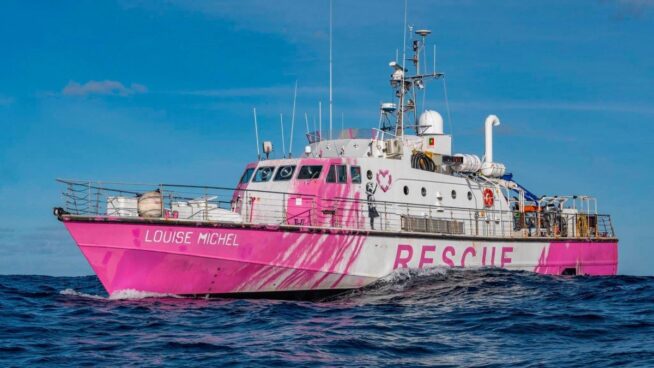 El barco de rescate 'Louise Michel' de Banksy es detenido en Italia por violar la ley migratoria