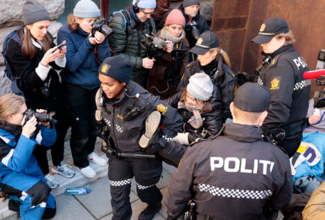 La Policía desaloja a Greta Thunberg de una protesta en Noruega contra parques eólicos