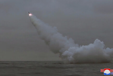 Corea del Norte lanza dos misiles desde un submarino hacia el mar del Japón