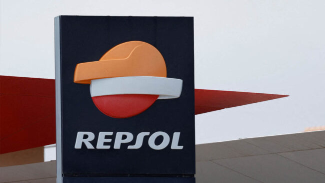 Repsol invertirá hasta 909,7 millones de euros en recomprar el 2,64% de su capital