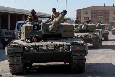 Defensa termina de formar a las 10 primeras tripulaciones ucranianas de carros Leopard