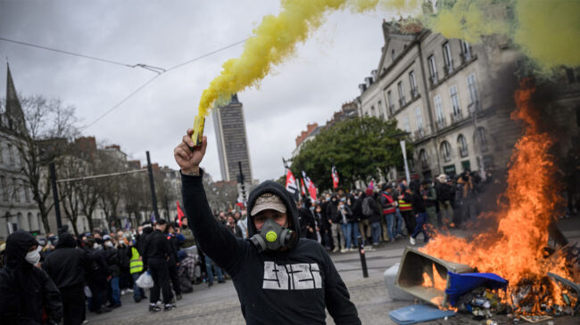 Las protestas en Francia de las últimas horas dejan 457 detenidos y 441 policías heridos