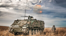 Robles anuncia el envío de otros 20 blindados TOA a Ucrania junto a los seis Leopard