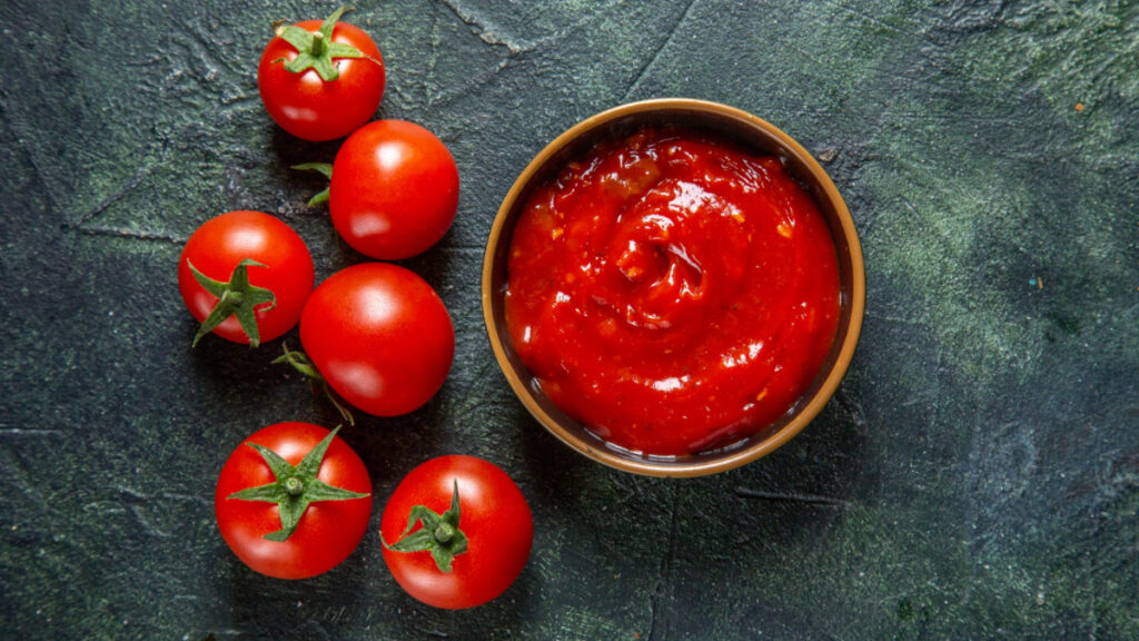 Tomates y salsa de tomate
