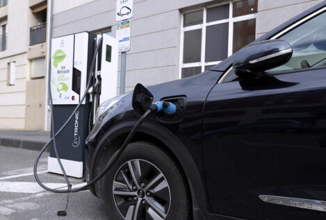 La UE acuerda instalar cargadores para coches eléctricos cada 60 kilómetros para 2026