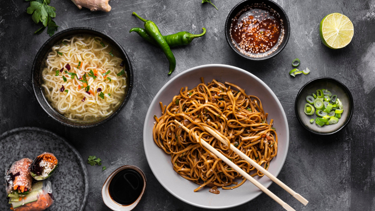 Varios platos de comida japonesa que aplican el shokuiku