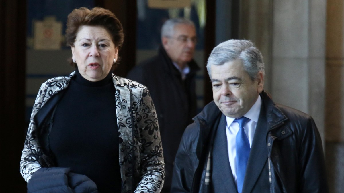 La Audiencia de Sevilla manda a prisión al ex alto cargo andaluz que alegó que sufría cáncer