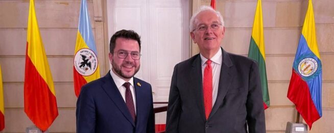 Cataluña abre canales diplomáticos con la Colombia de Gustavo Petro