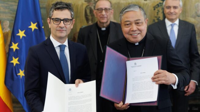 El nuncio del Papa avala la renuncia de la Iglesia a la exención de impuestos: «Es bueno»