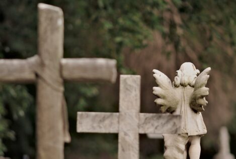 Destrozan la placa de represaliados del franquismo en el cementerio de Zamora