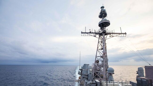 China asegura que un buque estadounidense ha entrado ilegalmente en sus aguas