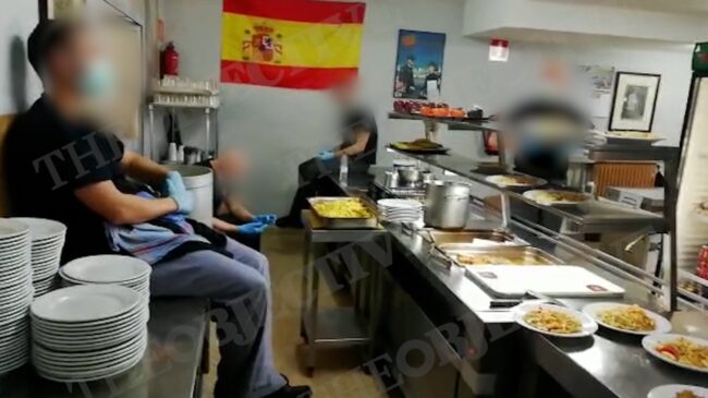 Los 'agentes cocineros' cobran un plus de antidisturbios pese a que no ejercen de policías