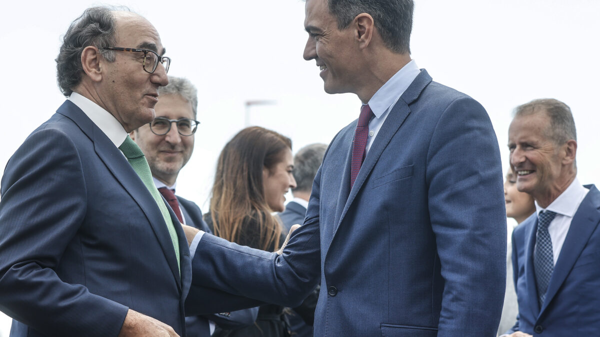 Sánchez y Galán se ven en Moncloa en una reunión con empresarios europeos