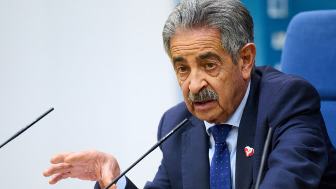 Revilla cuenta cómo le informó la delegada de Gobierno que iban a registrar la Consejería de Obras Públicas