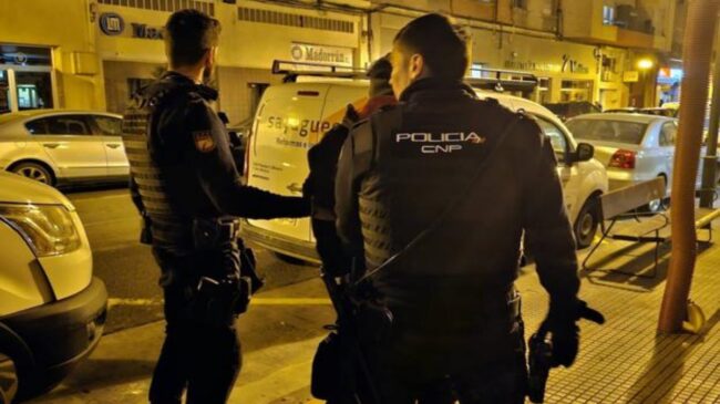 Detienen a un individuo por asaltar y agredir a una anciana en su portal en Logroño