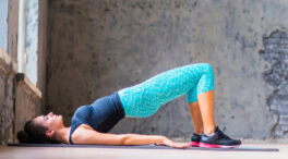 Dolor de espalda: cinco ejercicios caseros para fortalecer tus lumbares
