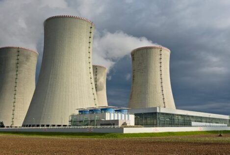 Los ingenieros piden alargar ya la vida de las nucleares españolas y rebajar su carga fiscal