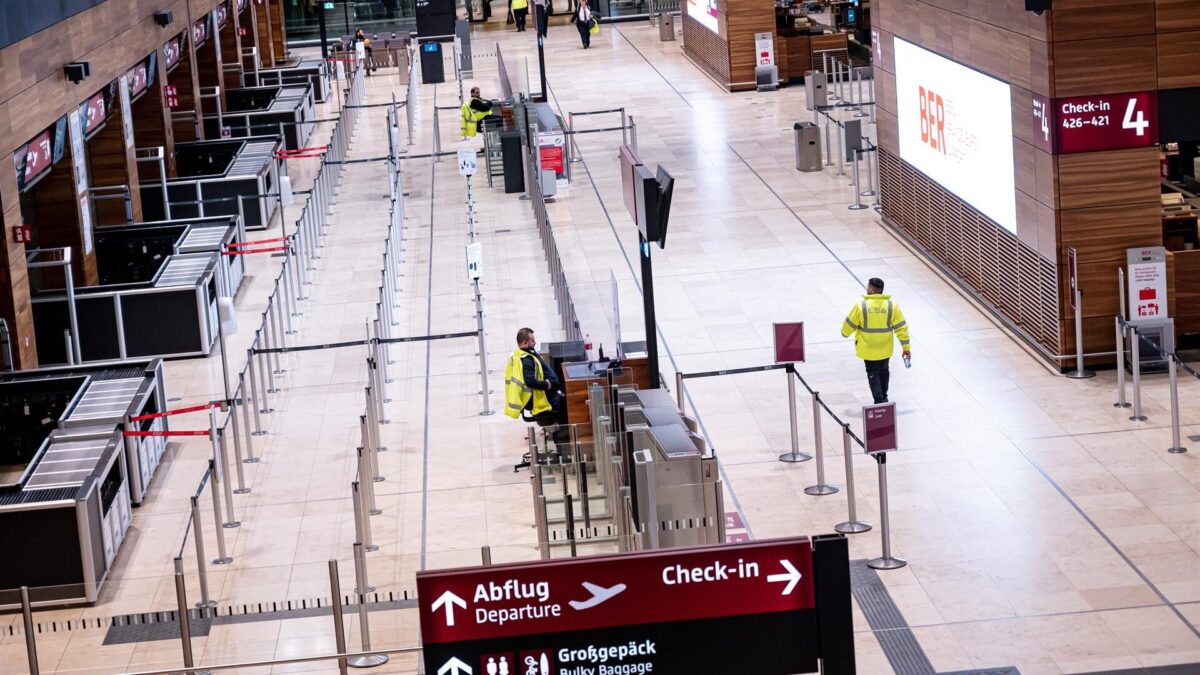 Miles de viajeros, afectados por cancelaciones de vuelos este lunes en Alemania por huelgas