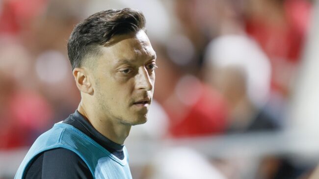 Mesut Özil anuncia su retirada: «Ha sido un viaje increíble lleno de momentos inolvidables»