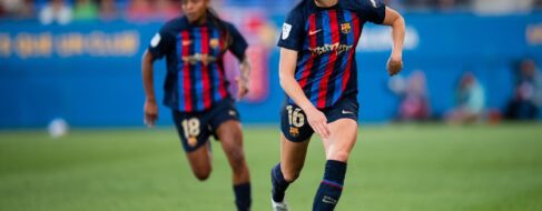 Un polémico penalti le da la victoria al Barça femenino en el Clásico