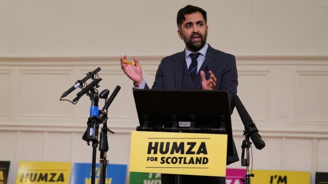 Los nacionalistas escoceses escogen al joven musulmán Humza Yousaf como nuevo líder