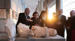 El Vaticano devuelve a Grecia tres fragmentos del Partenón