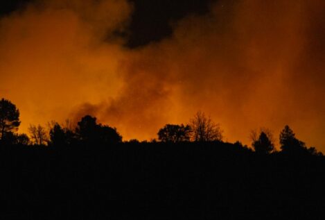 El incendio de Villanueva de Viver (Castellón) moviliza 22 medios aéreos y 28 terrestres