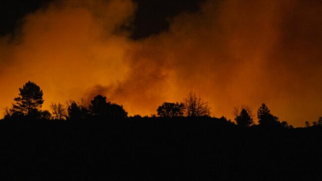 El incendio de Villanueva de Viver (Castellón) moviliza 22 medios aéreos y 28 terrestres