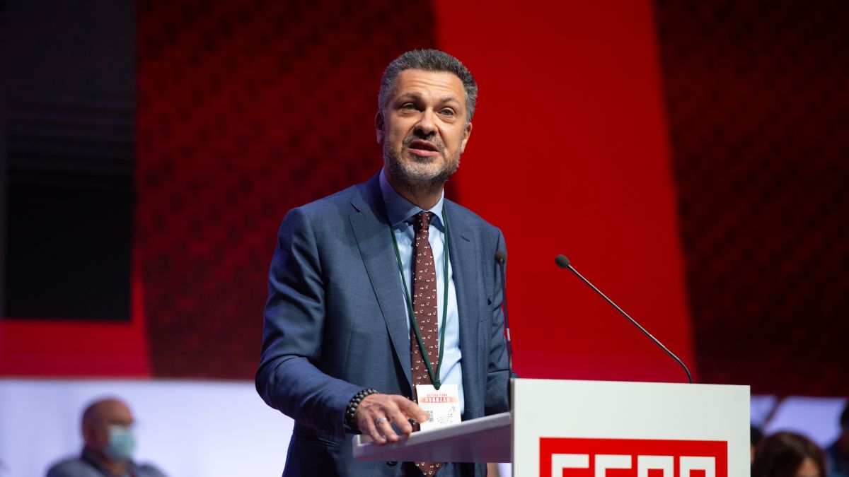 El líder sindicalista internacional Luca Visentini es destituido por el escándalo del ‘Qatargate’