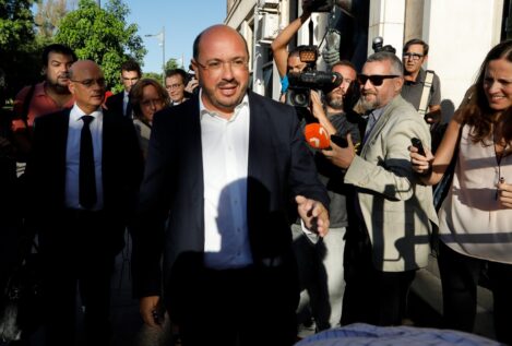 López Miras declina valorar la condena a su antecesor, Pedro Antonio Sánchez