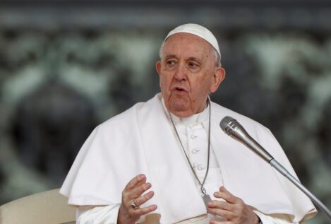 El papa cree que la violencia contra las mujeres viene de una «cultura de opresión machista»