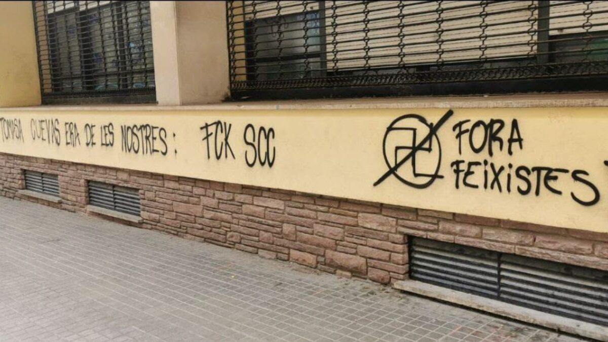 Societat Civil Catalana recibe amenazas de radicales: «Fuera fascistas de nuestros barrios»