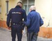 Roban e intentan estrangular a un anciano en la puerta de su casa en Carabanchel (Madrid)