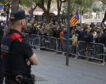 Varios centenares de personas protestan en Barcelona para pedir la libertad de Clara Ponsatí