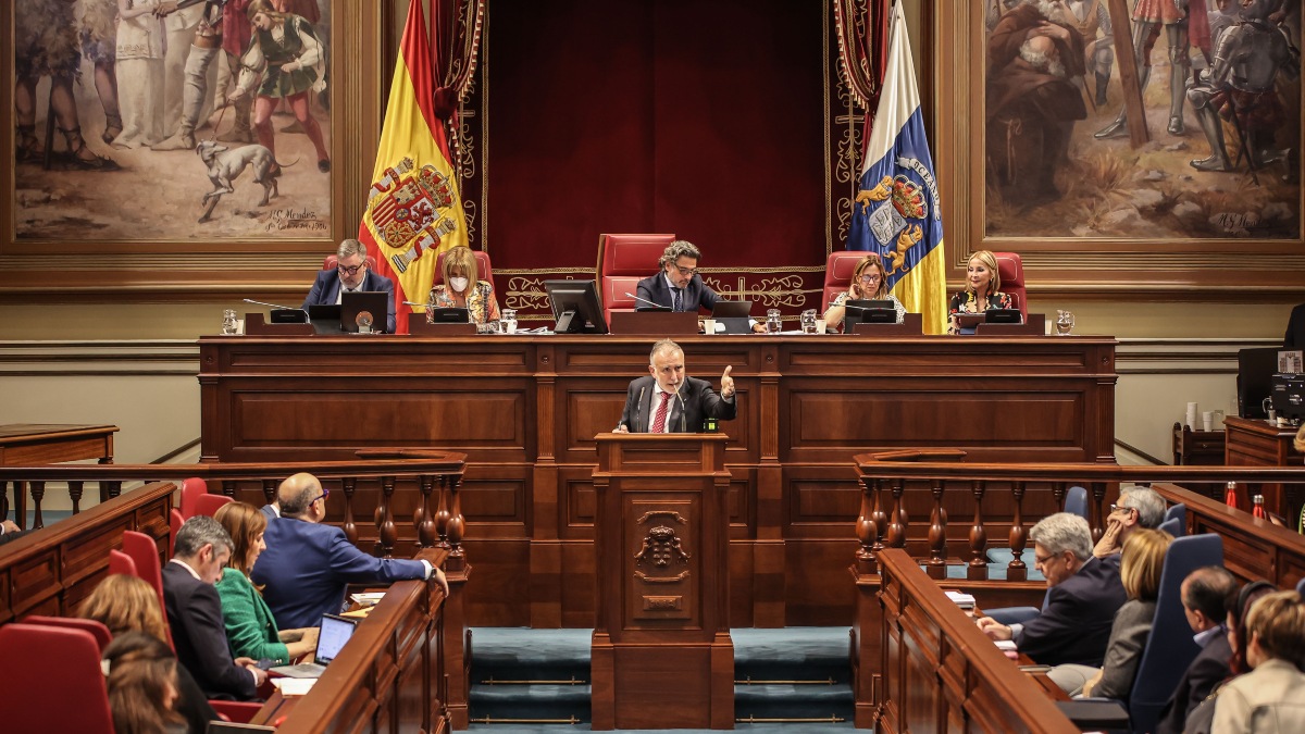 El PSOE canario, ante ‘Mediador’: o creemos a un presidente «sin una tacha» o a un condenado