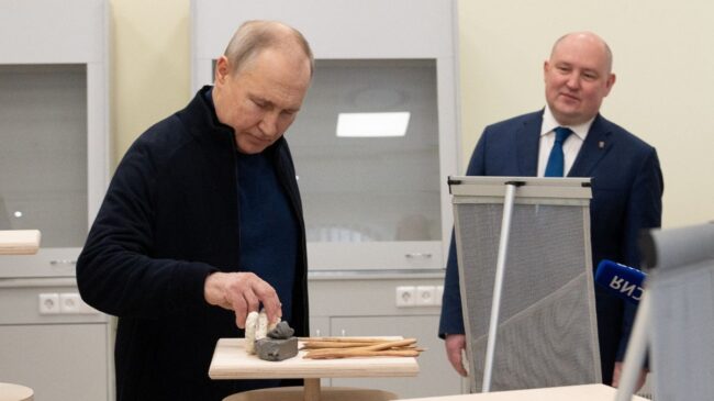 Putin visita por sorpresa Mariúpol por primera vez tras su paso por Crimea