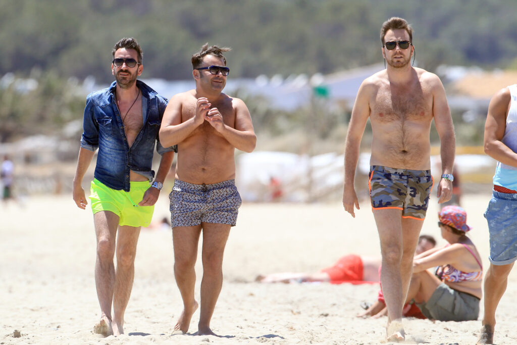 Raúl Prieto, Jorge Javier y David Valldeperas en la playa