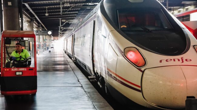 Un tren de AVE con 94 pasajeros se avería en un túnel a la entrada de Sants (Barcelona)
