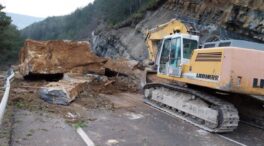 Un desprendimiento provoca severos colapsos en una carretera de Benasque (Huesca)