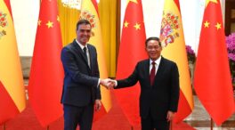 Sánchez plantea «relanzar las relaciones» con China en su reunión con el primer ministro chino