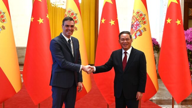 El Gobierno estrecha sus lazos con China justo mientras la UE intenta depender menos