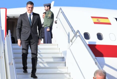 Azafatos, banderas, pines... Sánchez gasta 35 millones en protocolo de la presidencia de la UE